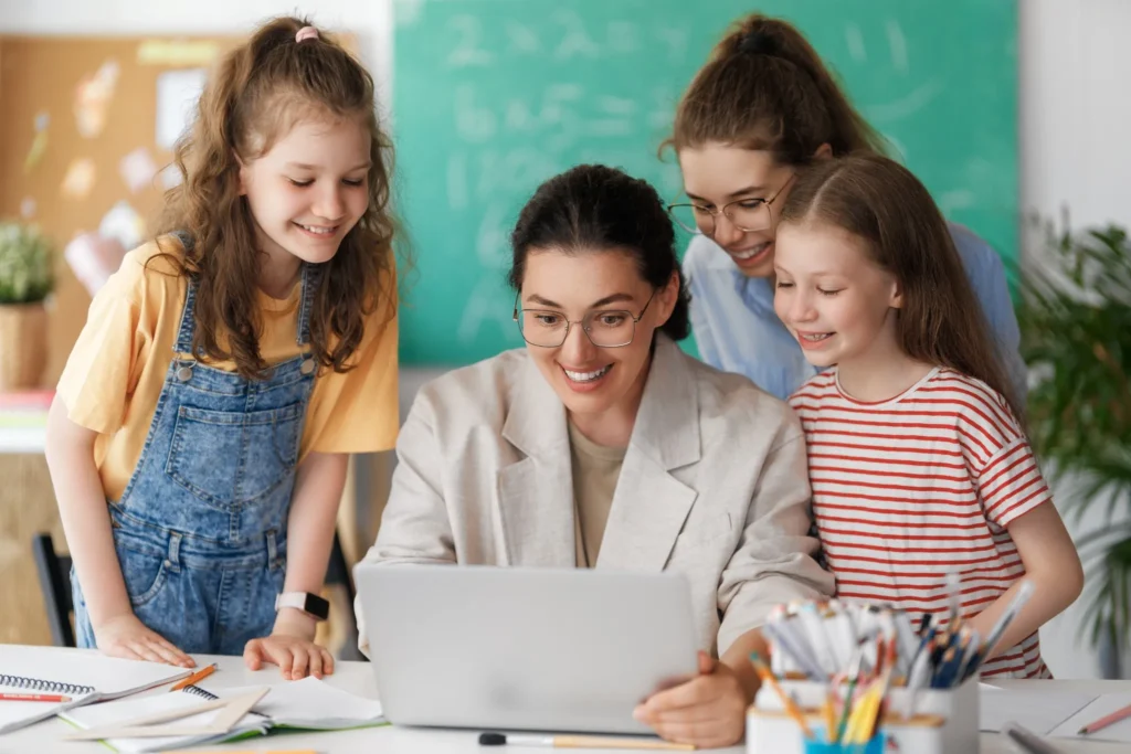 Laptop dla nauczyciela z dofinansowaniem 2500 zł -polecane modele i ranking laptopów dla nauczyciela