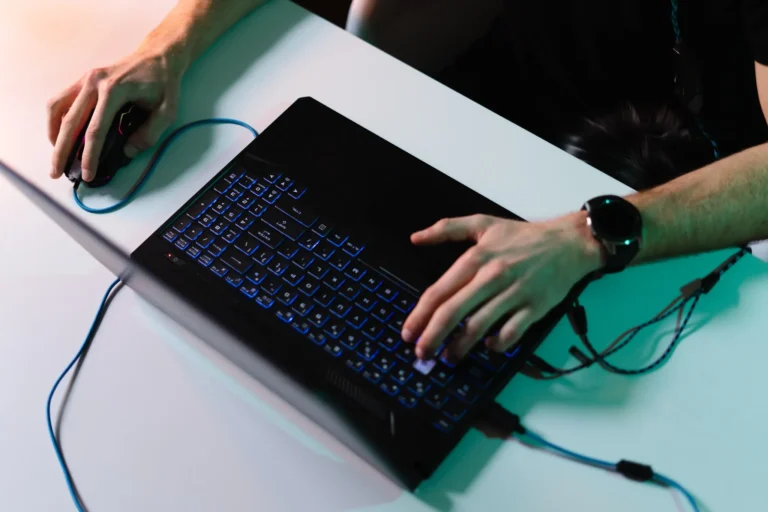 Laptop do gier – jaki wybrać w 2025 roku? Ranking i poradnik dla graczy 7 Laptop do gier – jaki wybrać w 2025 roku? Ranking i poradnik dla graczy